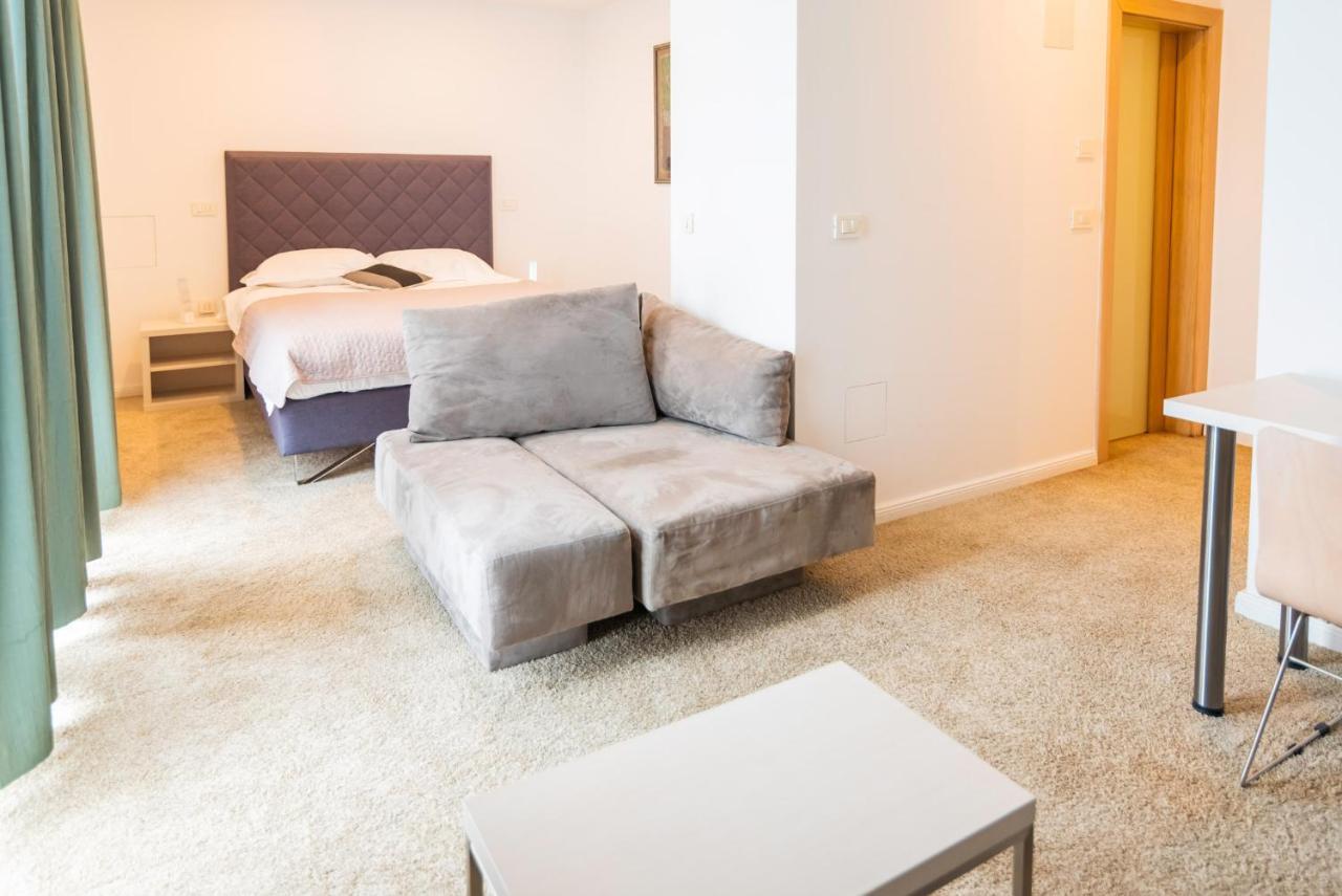 Hotel Park Superior 3* Čakovec 外观 照片