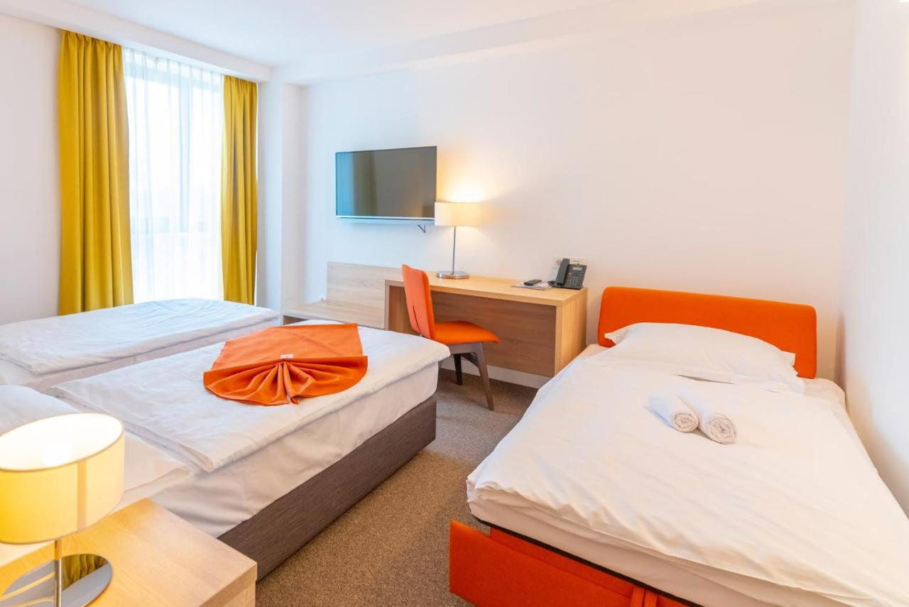 Hotel Park Superior 3* Čakovec 外观 照片